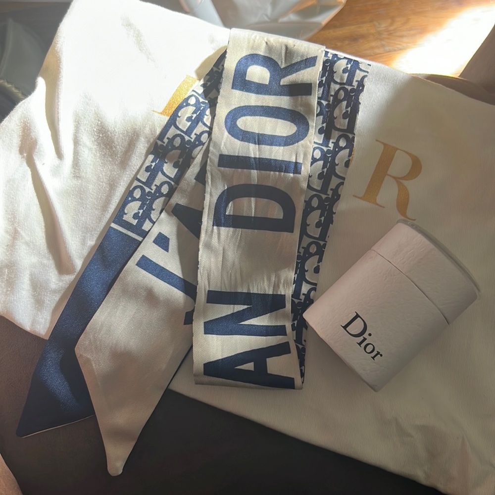 CHRISTIAN DIOR
Silk Oblique Mitzah Scarf Blue (twilly)